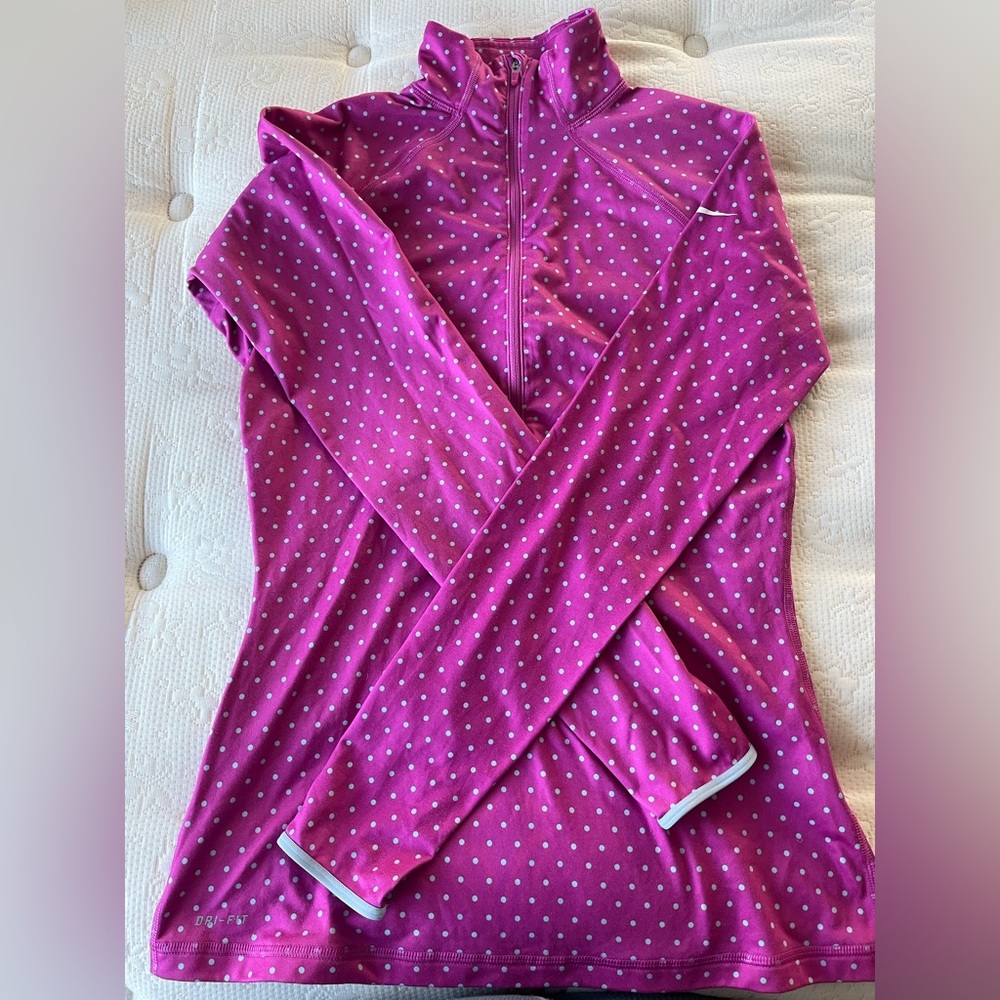 Nike women’s long sleeve layer top size medium